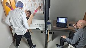 妇科检查在戴绿帽背后变得狂野