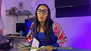 Madrasta peituda quer engravidar e seduz o enteado para encher a buceta