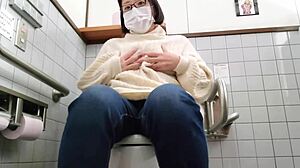 I couldn’t stop masturbating in the toilet as married woman.