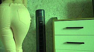 Female desperate to pee wets her jeans and panties.