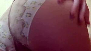 Can I worship your cute ebony ass, please? 😘