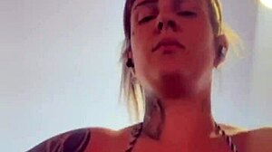 Amateur gets soaking wet pussy training in thong bikini at beachfront gym.