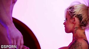 i'm that elegant blonde with big tits loving fast cock penetrations