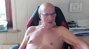 norbertww cums on cam at chaturbate