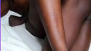 Queen aza grinds in missionary