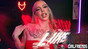 Gothic Babe Cassidy Luxe Stretches Pussy For Hardcore Sex