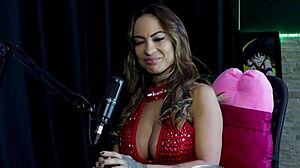 I love giving my ass and get so happy when I drink, gave tips for anal sex and already fucked with 15 in gangbang - Belinha Baracho.