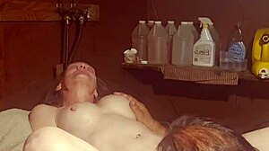 Amateur dives into swollen pussy on washing machine before getting fucked.