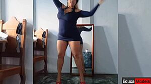 Hey, check Yelixnow mommy strip with huge boobs dancing!