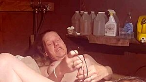 Amateur dives into swollen pussy on washing machine before getting fucked.