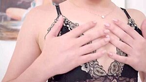 lady snow brasil fodendo o cuzinho no inicio da sua carreira