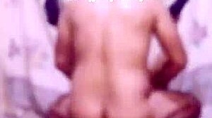 arabic yemeny six ass wife shows off sexy curves