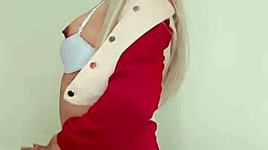 linda rojita polla transexual sacando leche