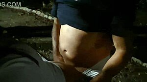 Safada strips naked in city square to take cum in mouth