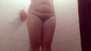 Voyeur catch! Mexican hottie in shower on hidden cam.