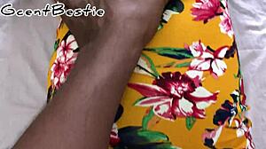 my fingers in her pussy make her cum nice