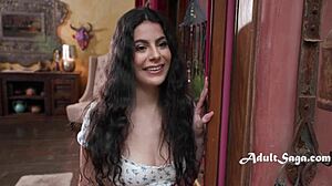 城市少女18+在运动鞋中操农场裸体主义者