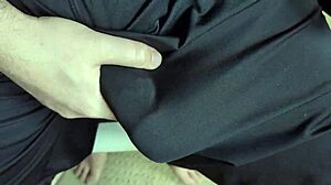 软短裤挑逗我的鸡巴，没有内裤