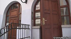 phone chat with a nude model online