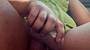 Drilling creamy squirting pussy in car front seat