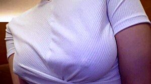 可爱脸蛋妹子情趣装变性兽