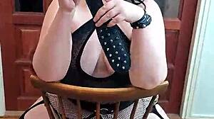 Who is this goth domina in the scene?