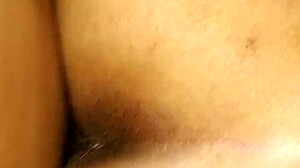 Mature asian couple fucks doggystyle, she cums hard 😍