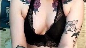 可爱18+少女撸友鸡巴边缘玩到爆