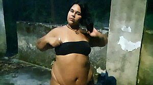 Sucking and fucking in abandoned school