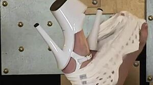 Riley Shy shoves long dildo in pussy?