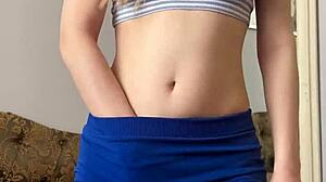 maiskii asks if you like her pussy while masturbating with dildo in homemade video