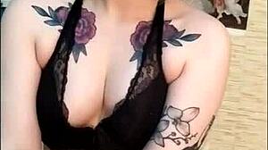 可爱18+少女撸友鸡巴边缘玩到爆