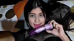 I’m obsessed with this latina sumisa getting drilled hard in bed