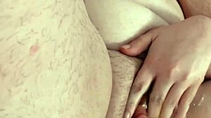 i can't stop with this kinky milf pee play. homemade curvy babe drives me wild with toys!