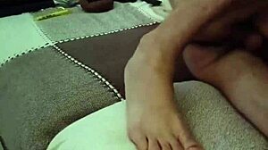 Com Preguiça Comecei Socando No Maridão Bomnopelo De Ladinho E O Tesão Falou Mais Alto E Botei De Quatro Até Gozar