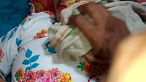 该死，异国印度保姆吞下继兄弟的精液！