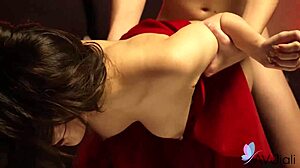 嘿 Ranako，你和男友的热辣女牛仔性爱充满湿吻吗？