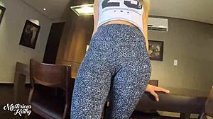 Com Legging Marcando Tudo Estou Prontinha Pra Levar Porra No Pacotinho Completo No Red - Mysteriouskathy