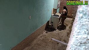 vizinha safada toma gozada na cara de seu vizinho