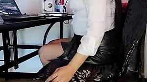 Hey, squirt with the first follower of the day on xvideos! 😍