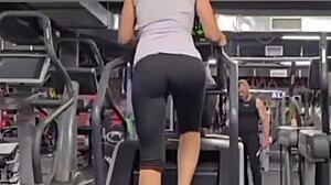 tildzo learns to tease publicly