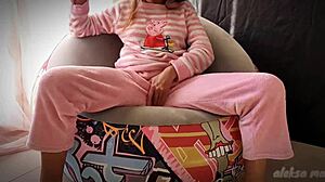 skinny teen 18+ squirts while playing with her pussy