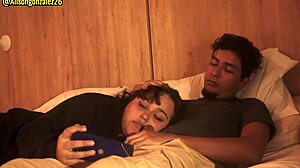 tengo sueño hermanastro dejame acostarme en tus piernas pero no metas tu pene en mi boca por favor