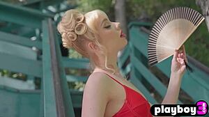 Amazing big ass blonde teen braylin bailey exposing sexy body during posing