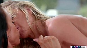 Milf friends kiss and lick big tits and pussies in first lesbian oral session 😍