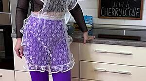 Breakfast with cherrylcolle in nylons!