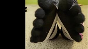 Foot worship - sexy feet and butts