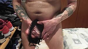 i masturbate with stepmom's panties