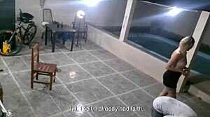 beggar scores big with house lady spreading for wet muff diving. what a lucky day!