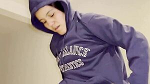 Wife of my best friend masturbates while I watch her orgasm